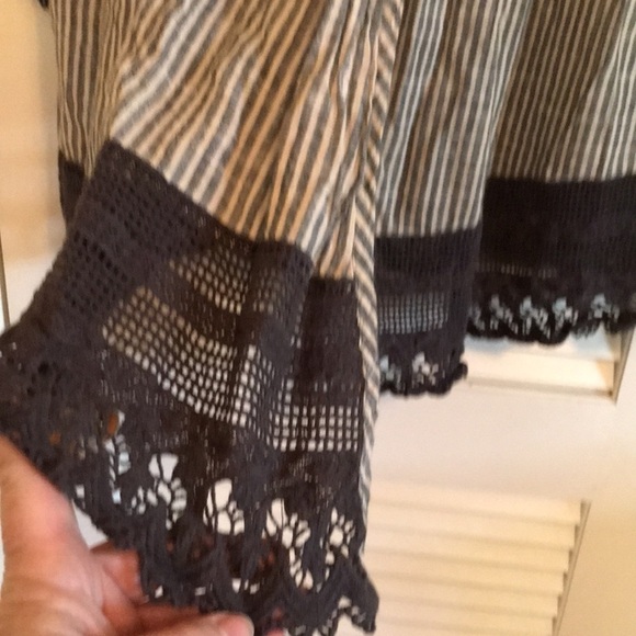 V Cristina Women’s BlouseTop L Open front with single button closure Lace Trim - Picture 4 of 10